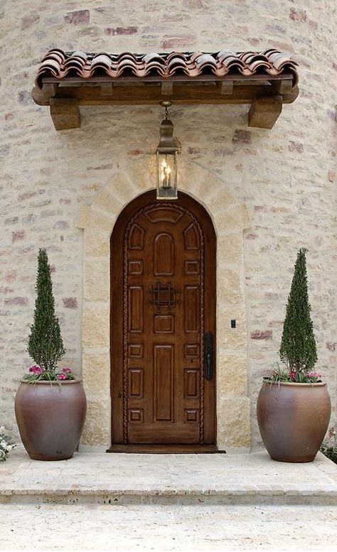 tuscan style Rustic Italian Home, Tuscan Style Homes, Stone Building, Warm Home Decor, Tuscan Design, Mediterranean Home Decor, Tuscan House, Casas Coloniales, Spanish Style Homes