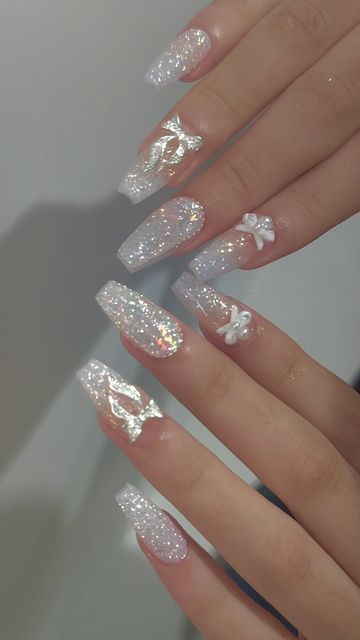 Acrylic Nails Ideas With Glitter, Cute Glittery Nails, Quince Nails Silver, Princess Wedding Nails, Silver Formal Nails, Silver Gem Nails, Silver Acrylic Nail Designs, Silver Rhinestone Nails, Sparkly Wedding Nails