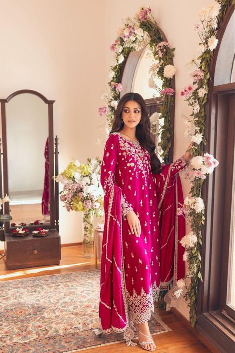 Pink Gharara, Pakistani Attire, Punjabi Suits Design, Twinkle Dress, Outfit From Scratch, Bridal Suits Punjabi, Pink Suits, Asian Suits, Eid Look