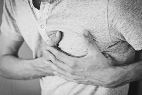 ‘It’s not your heart, its your digestion’ – the Roemheld syndrome | Clever H. - the Mag! Acid Reflux Symptoms, Sistem Saraf, Angina Pectoris, Program Diet, Penyakit Jantung, Reflux Symptoms, Heart Muscle, Yoga Posen, Heart Conditions