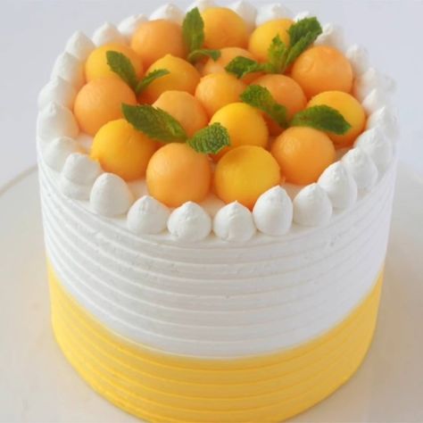 Eggless Mango Cake -Adilicious Cake Fresh Mango Cake Design, Mango Cake Decoration Birthday, Mango Cake Design Ideas, Mango Birthday Cake, Mango Cake Decoration Ideas, Mango Cake Decoration, Mango Cake Design, Cafe Cakes, Fruit Cake Design