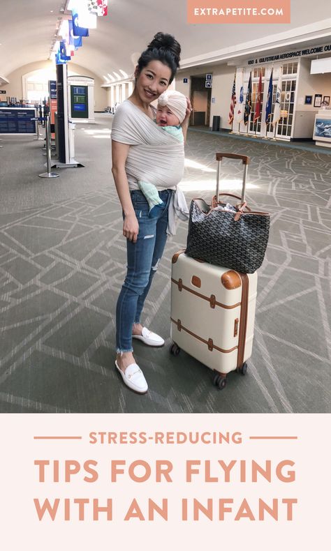 traveling with a baby tips + nursing friendly outfit // helpful parenting tips for flying Nursing Travel Outfit, Baby Travel Outfit, Travel Must Haves For Baby, Mom Travel Outfit Airport, Traveling With Newborn, Travel With Newborn, Travel With Infant, Mom Travel Outfit, Travelling With A Baby