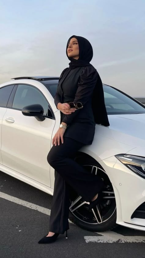 Hijabi Boss Lady Aesthetic, Girl Hijab Aesthetic, Nazeera Ibrahim, Boss Lady Outfit, Classic Car Photoshoot, Stile Hijab, Boss Outfit, Hijabi Fashion Casual, Business Outfits Women