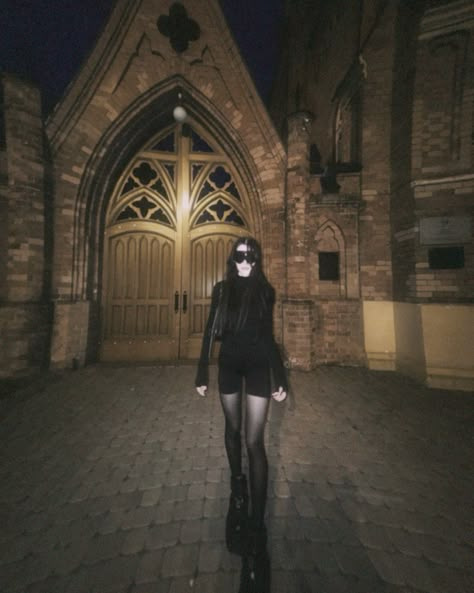 Cathedral Photoshoot, Church Aesthetic Outfit, Church Girl Aesthetic, Cool Photoshoot Ideas, Gothic Photoshoot, Cool Photoshoot, Jesus Aesthetic, Halloween Shoot, Church Aesthetic