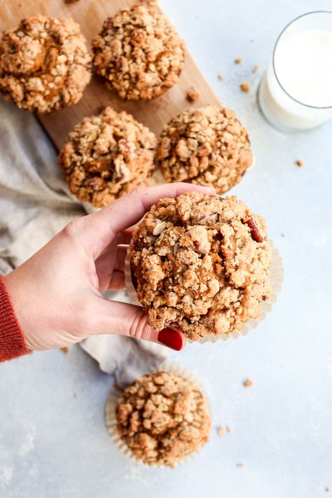 bakery-style pumpkin streusel muffins Bakery Muffin, Food Photography Cake, Bakery Muffins, Pumpkin Streusel, Pumpkin Streusel Muffins, Food Photography Dessert, Baking Photography, Streusel Muffins, Muffin Streusel