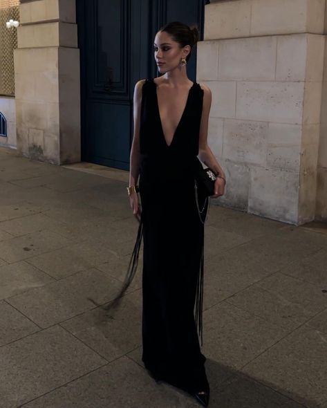 Favorite dress I’ve ever worn @ysl 🖤 | Instagram Elegant Dresses For Wedding Guest, Masquerade Party Outfit, Jourdan Sloane, Ysl Dress, Summer Night Outfit, Fantasy Dresses, Effortlessly Chic Outfits, Poses Photography, Black Tie Dress