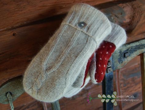 Mittens From Old Sweaters, Sewing Upcycled Clothing, Diy Mittens, Handmade Mittens, Recycled Wool Sweater, Knitted Mittens Pattern, Knitted Mittens, Sweater Mittens, Recycled Sweaters