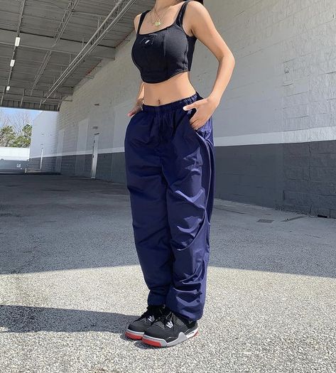 Oversized Track Pants, Show Me Love, Swishy Pants, Track Pants Outfit, Tomboy Style Outfits, Estilo Hip Hop, Cute Comfy Outfits, Streetwear Fashion Women, Swaggy Outfits