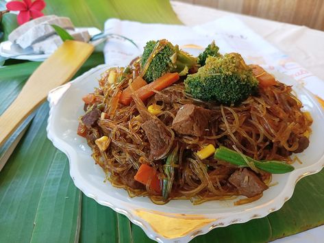 Samoan Chop Suey Recipe, Noodles Soy Sauce, Samoas Recipe, Samoan Food, Food Map, Meat Dish, Vermicelli Noodles, Chop Suey, Dessert Toppings