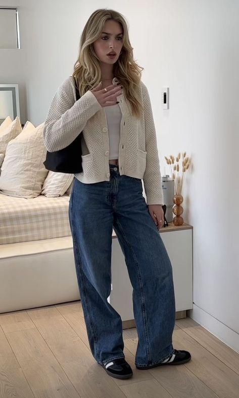 Big Jeans, Fall Outfit Casual, Blue Baggy Jeans, Winter Date Night Outfits, Winter Date Night, Winter Fashion Outfits Casual, Uni Outfits, Date Night Outfits, Cute Winter Outfits