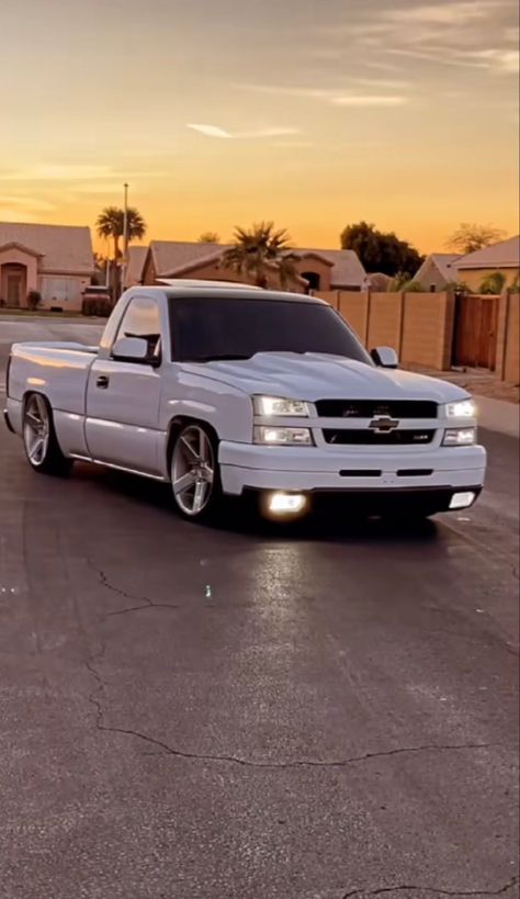 Vehicles Aesthetic, Lowered F150, Chevy Trucks Lowered, Lowrider Trucks, Dropped Trucks, 2006 Chevy Silverado, Dream Trucks, Lowered Trucks, White Truck