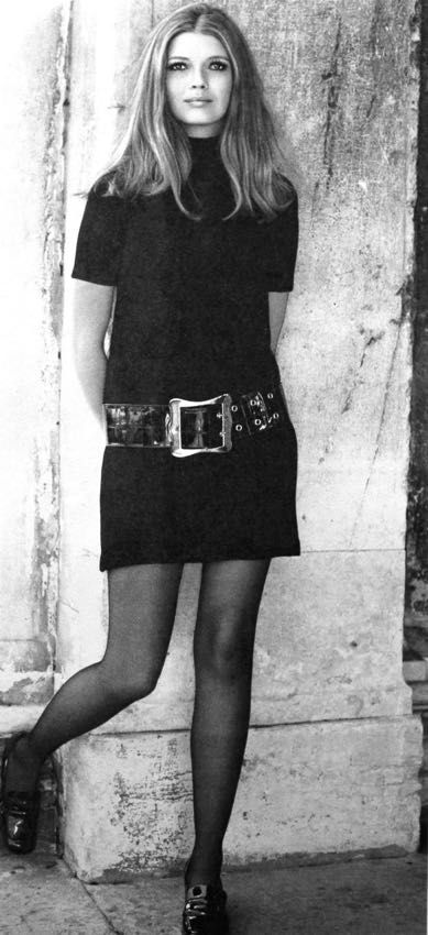 Modernist Fashion, 60s Mini Skirt, Germany December, 60s Mod Fashion, 70s Mode, 1969 Fashion, 60s Mini Dress, Mod Dress 60s, 1960 Fashion