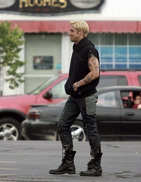 Luke Glanton Style, Ryan Gosling Outfits, Ryan Gosling Aesthetic, Luke Glanton, Ryan Gosling Tattoos, Drive Ryan Gosling, Ryan Gosling Drive, The Place Beyond The Pines, Place Beyond The Pines