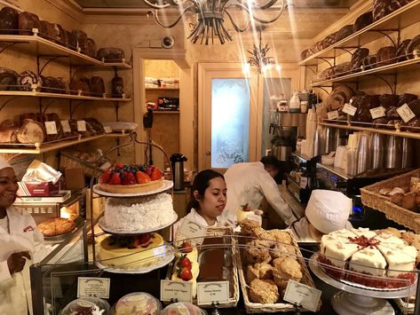 15 Essential New York Bakeries - Eater NY New York Bakeries, Nyc Bakery Exterior, Small Town Bakery, Levain Bakery Nyc, Cozy Bakery, Maman Bakery New York, Bakery New York, Magnolias Bakery, New York Food