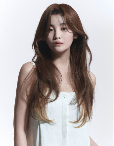 Long Hairstyles Korean, Korean Long Hair, Beauty 2023, Korean Hair Color, Hair Inspiration Long, Dyed Hair Inspiration, Hair Stylies, Haircuts For Medium Hair, Haircuts Straight Hair