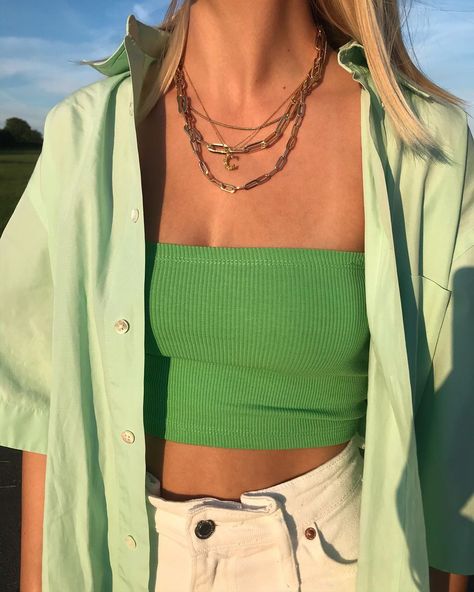 Clara Schroeder on Instagram: “💚✨” Urban Outfitters Green Top For Beach, Green Urban Outfitters Tank Top For Spring, Fitted Green Crop Top From Urban Outfitters, Urban Outfitters Green Cotton Tops, Spring Green Crop Top By Urban Outfitters, Mode Inspo, Up Girl, Outfits Aesthetic, Aesthetic Fashion