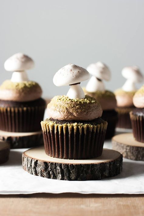 Mushroom Cupcakes, Meringue Mushrooms, French Meringue, Chocolate Buttercream, Chocolate Cupcakes, Pretty Cakes, Cupcake Recipes, Mini Cakes, Let Them Eat Cake