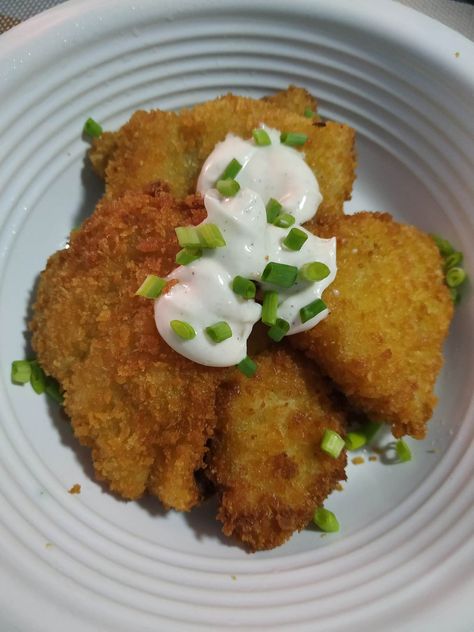 Ingredients *cream dory fillet *flour *panko bread crumbs *egg *salt *pepper *oregano *chili powder sauce *mayonnaise *salt *pepper *oregano Cream Dory, Breaded Fish, Food Hub, Panko Bread Crumbs, Fish Fillet, Chili Powder, Bread Crumbs, Mayonnaise, Oregano