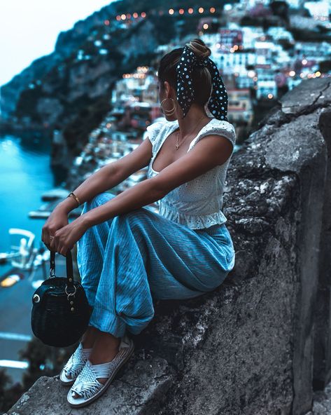 Amalfi Coast on a budget + What I wore - Frank Vinyl Fashion Blogger Amalfi Style, Amalfi Coast Outfits, Coast Outfit, Vinyl Fashion, Vacay Outfits, Latina Fashion, Anniversary Trips, Black Sand, Positano