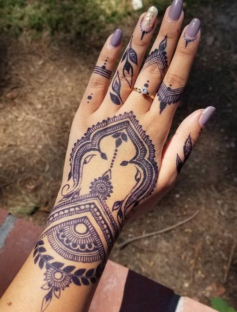 Jagua Henna, Jagua Tattoo, Traditional Henna, Black Henna, Skeleton Hand Tattoo, Tattoo Traditional, Mehndi Tattoo, Henna Tattoos, Foot Tattoo