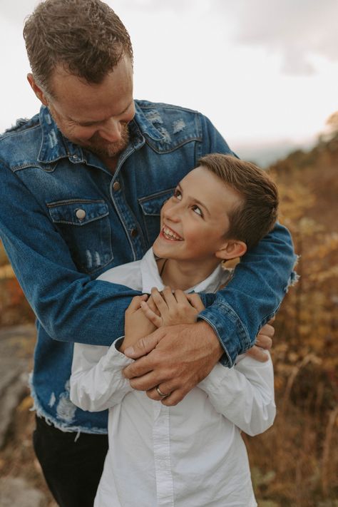 Father Son Picture Ideas, Father Daughter Photography Poses, Father And Son Picture Ideas, Father Son Poses Photo Shoot, Father Son Photoshoot Ideas, Father And Son Photoshoot Ideas, Dad And Sons Photography, Son And Father Photography, Father And Kids Photoshoot