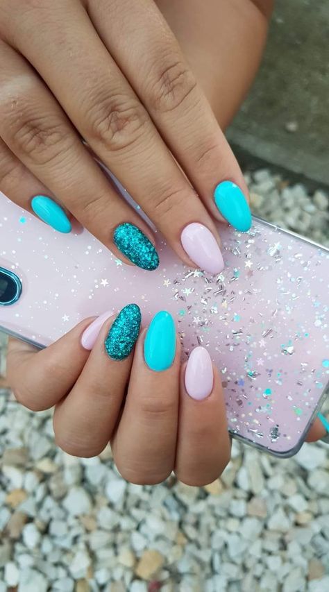 Oval Beach Nails, Turquoise Pink Nails, Cute Short Acrylic Nails Round, Summer Nails Almond Shape Short, Pink Turquoise Nails, Turquoise And Pink Nails, Pink And Turquoise Nails, Blue Beach Nails, Nails Lilac