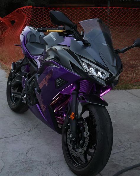 limits, they’re only made up from the last person⏱️#motorcycles #bikelife #explore #r6 #sunset #motorbike #biker #ninja650 #ninjazx6r  Credits @kdaddyluv Purple Sports Bike, Kawasaki Ninja H2r Purple, Cool Motorbikes, Purple Motorcycle Aesthetic, Black And Purple Motorcycle, Purple Motorcycle Helmet, Custom Sport Bikes Motorcycles, Moter Cycles, Purple Ninja