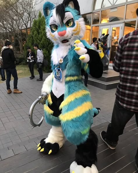 Digigrade Fursuit, Full Fursuit, Unique Fursuits, Cat Fursuit, Fursona Ideas, Cute Fursuits, Fursuit Ideas, Fur Suits, Cool Fursuits