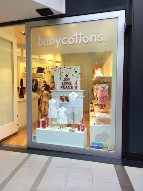 Baby Shop Design Interiors, Baby Boutique Ideas, Kids Store Display, Fabric Shop Display, Baby Store Display, Kids Clothing Store Design, Store Shelves Design, Clothing Store Displays, Clothing Store Interior