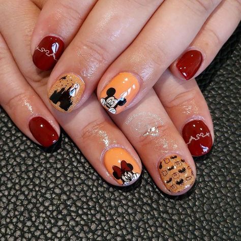 Mickey Mouse Fall Nails, November Disney Nails, Fall Disney Nails Acrylic, Thanksgiving Disney Nails, Disney Thanksgiving Nails, Autumn Disney Nails, Mickey Mouse Halloween Nails, Fall Disney Nails, Halloween Disney Nails