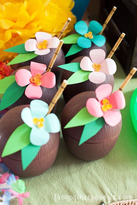 Make luau coconut drink cups decorated with a pretty DIY paper flower for your next hula party--they're the perfect accent! Hula Party, Hawaiin Laua Party, Coconut Cups Party, Hawaiian Themed 21st Birthday, Moana Birthday Party Ideas Coconut, Moana Coconut Cups, Pineapple Favors, Pink Flamingo Decor, Flamingo Party Decor