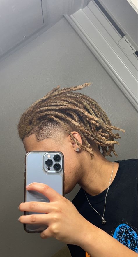 Blonde And Brown Locs Men, Black Dreads With Blonde Highlights Men, Dreds Locs Men Dyed, Bleach Dreads Men, Bleached Dreads, Bleached Locs, Blonde Locs, Hair Twists Black, Hair Twists