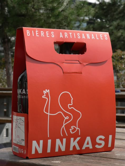 ninkasi beer packaging Beer Pack, Craft Beer Packaging, Beer Packaging Design, Beer Carrier, Beer Box, Drink Carrier, Milk Packaging, Drink Cart, Wine Carrier