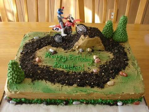 dirtbike cake | really wanted this cake to be rustic so i frosted the cake with ... Dirtbike Birthday Party, Dirt Bike Cake, Bolo Motocross, Motorbike Cake, Bike Cake, Bike Birthday Parties, Dirt Bike Party, Motorcycle Cake, Motorcycle Party