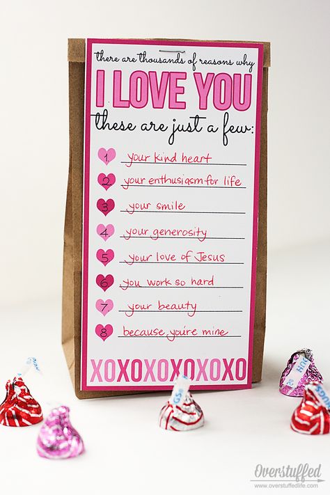 List the things you love about your sweetheart with this super sweet Valentine's Day Love List printable. #overstuffedlife Dollar Diy, Valentine Day List, Reasons I Love You, Reasons Why I Love You, Thrifty Thursday, Romantic Ideas, Artificial Christmas Garland, Christmas Decorations Garland, Valentines Crafts