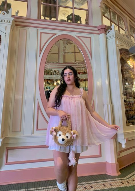 Disney outfit, coquette, duffy and friends Coquette Disney, Coquette Disney Outfits, Coquette Friends Aesthetic, Sleeping Beauty Coquette, Duffy And Friends, Disneyland Coquette, Duffy The Disney Bear, Disney Photo Ideas, Disney World Outfits