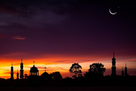 Mosques dome on dark night with crescent... | Premium Photo #Freepik #photo #background #islamic #building #blue Islamic Dark Background, Islamic Thumbnail Background, Islamic Building, Background New Year, Giger Alien, Thumbnail Background, Background Islamic, Ramadan Celebration, Islamic Ramadan