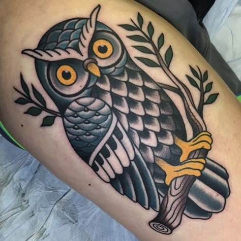 Trad Owl Tattoo, Owl Traditional Tattoo, American Traditional Owl Tattoo, Old School Owl Tattoo, Woman Traditional Tattoo, Traditional Owl Tattoo, Traditional Tattoo Illustration, Simple Owl Tattoo, Black Owl Tattoo