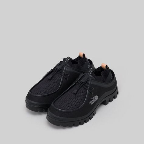 North Face Shoes, Sneakers Addict, Leather Accents, Capsule Collection, Everyday Items, Outdoor Style, Nike Huarache, Platform Sneakers, Cow Leather