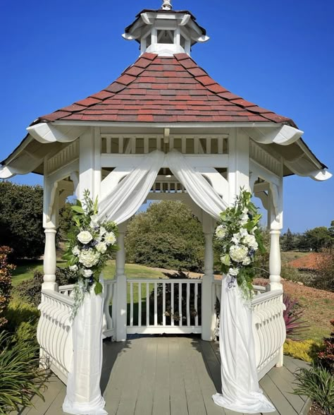 Pagoda Wedding Decoration, Gazebo Decor For Wedding, Gazebo Decorating Ideas Wedding Simple, Decorate A Gazebo For A Wedding, Gazebo Ideas Backyard Wedding, Gazebo Decorating Ideas For Wedding, Gazebo Arch Wedding, Decorate Gazebo For Wedding, Simple Wedding Gazebo Decor