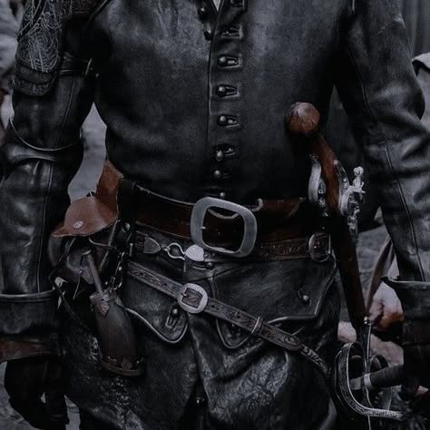 Medieval Assassin Aesthetic Men, Pirate Aesthetic Male, Dark Gentleman, Astarion Aesthetic, Pirate Vibes, Era Victoria, Medieval Aesthetic, Royalty Aesthetic, Fantasy Male