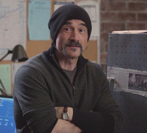 ELIAS KOTEAS ~ Alvin Olinsky ~ Chicago PD Alvin Olinsky, Katie Nolan, Elias Koteas, Chicago Crossover, Hank Voight, Jason Beghe, Chicago Police, Chicago Shows, Movies Outfit