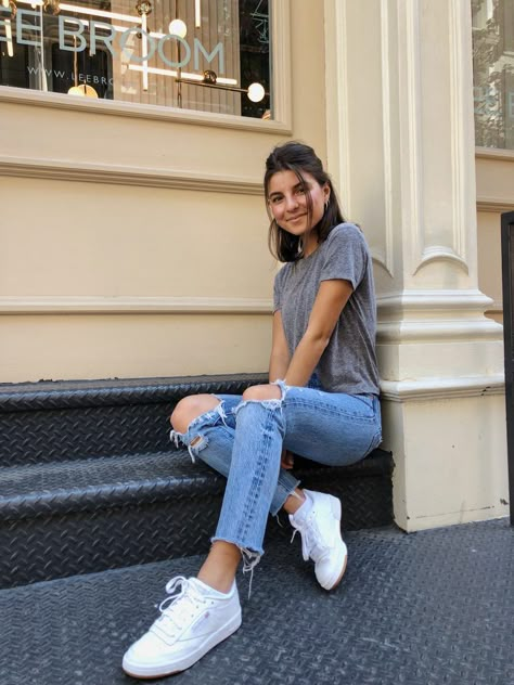 Reebok Club C 85 Outfit Women, Reebok Club C 85 Outfit, Club C 85 Outfit, Viviane Audi, Minimalist Moda, Stylish Outfits Casual, Look Formal, Uni Outfits, School Looks