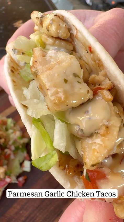 Cheesy Parmesan Garlic Chicken Tacos are easy to make and so good! Parmesan Garlic Chicken, Tacos Chicken, Chicken Taco Recipes, Chicken Taco, Spanish Tapas, Shredded Lettuce, Chicken Dishes Recipes, Chicken Tacos, Garlic Chicken