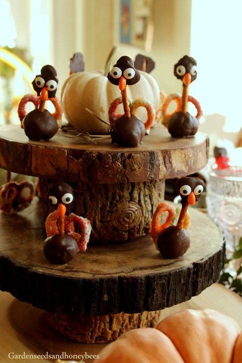 Healthy Thanksgiving Snacks, Oreo Turkey, Oreo Ideas, Oreo Truffle, Thanksgiving Desserts Kids, Turkey Cake, Turkey Treats, Thanksgiving Snacks, Food Fall