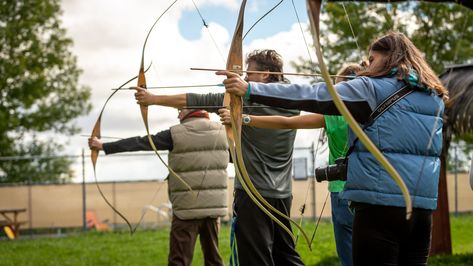 Any individual who has been engaged with customary bows and arrows and bowhunting can advise you there are profound feelings and sentiments encompassing each stage in the entire cycle. It could be conceivable that you saw somebody sling a few bolts, an… Archery Club, Composite Bow, Types Of Bows, Archery Target, Bowfishing, Outdoor Education, Target Practice, Recurve Bow, Photo Family