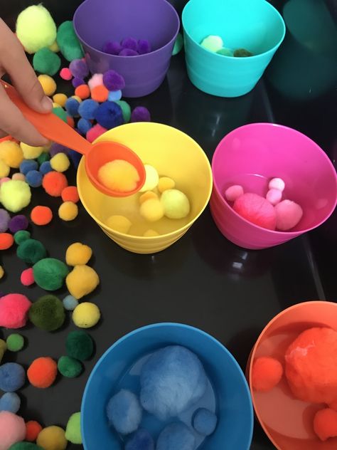 Child Led Activities, Sorting Colors, Color Sorting Activities, Colorful Bowls, Sorting Games, Busy Activities, Sensory Table, Plastic Bowls, Messy Play