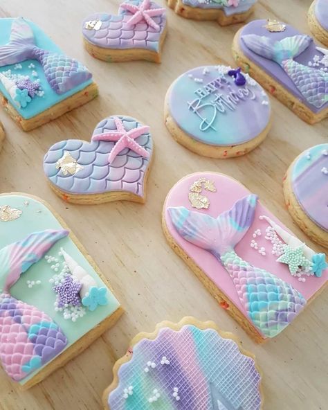 Mermaid Biscuits, Mermaid Cookies Decorated, Barbie Mermaid Cookies, Mermaid Iced Cookies, Mermaid Sugar Cookies, Mermaid Madeline Cookies, Mermaid Tail Cookies Royal Icing, Pastel Mermaid Cookies, Mermaid Cookie