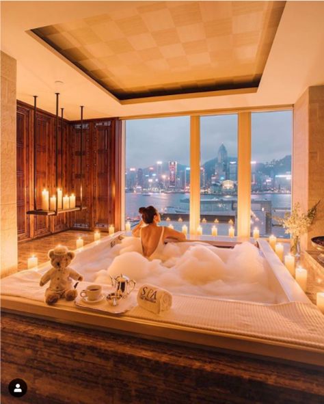 Luxury Honeymoon Suite, Small Spa Bathroom, Romantic Hotels, Small Spa, Romantic Hotel, Luxury Lifestyle Dreams, Bathroom Spa, Hotel Rooms, Beautiful Hotels