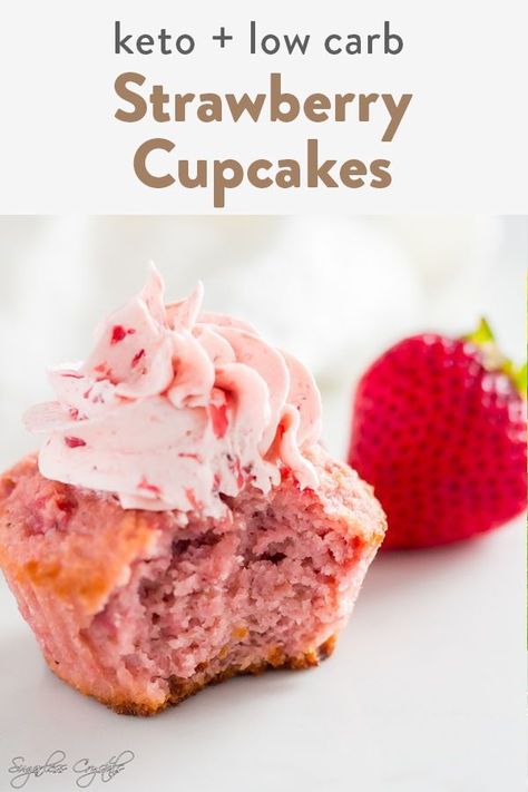 Easy Strawberry Cupcakes, Dolce Poche Calorie, The Best Cupcakes, Keto Cupcakes, Best Cupcakes, Strawberry Cupcake, Desserts Keto, Postre Keto, Keto Cake